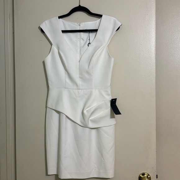 Black Halo white dress - threedaughtersproperties.com